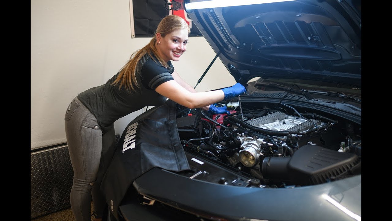 Установка маслоуловителя MightyMouse на Camaro ZL1 1LE 2019 года.