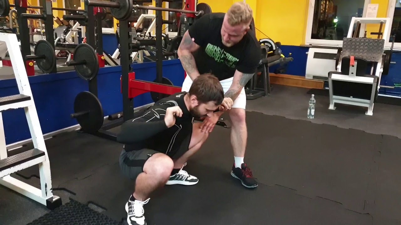 Coobcio na siłowni, jak mu poszło? 100kg pęka