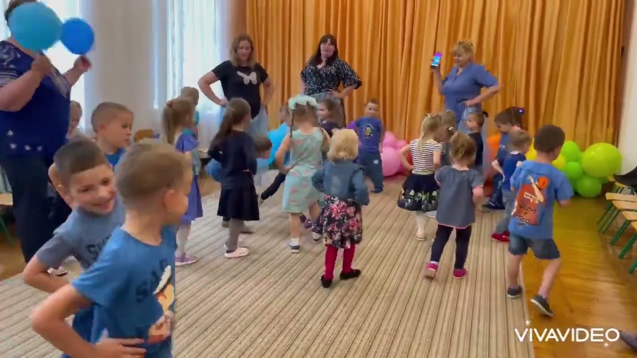 Кольоровий тиждень (синій колір)