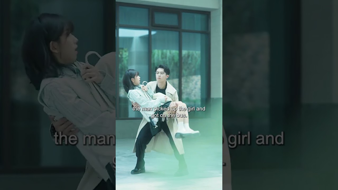A girl has a crush on her best friend's uncle, and she drew a comic that became a hit