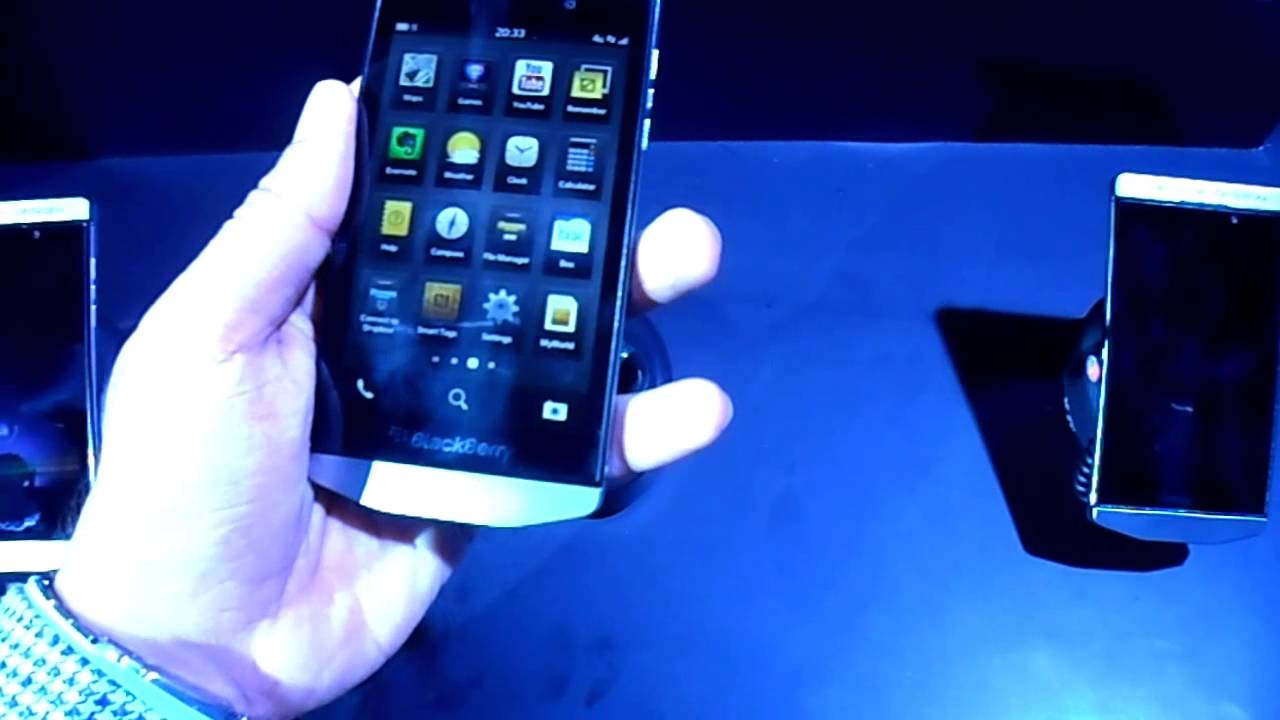 BlackBerry Porsche Design P'9982 - Dubai