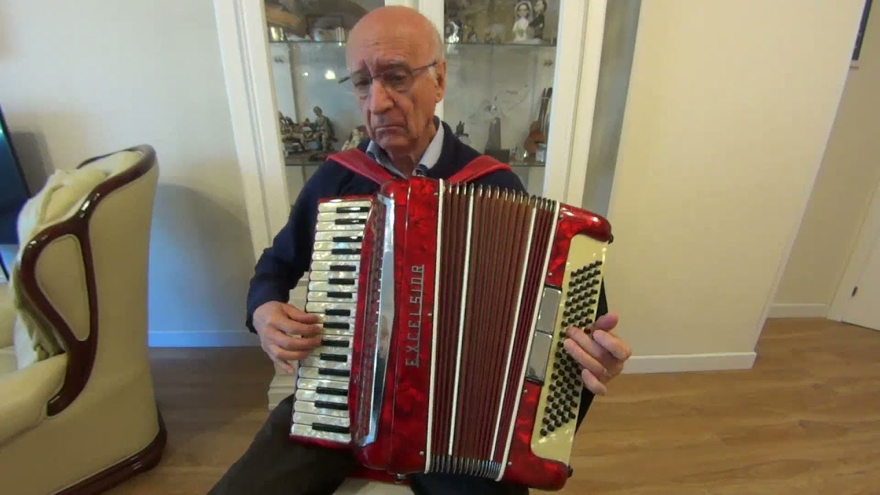 Al compás de una muñeira/Arturo Ortega/Acordeón