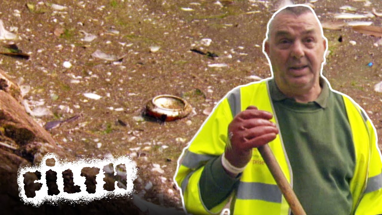 Litter Picker Lew Cleans The Dirtiest Pond in Wolverhampton | Grimefighters | Filth