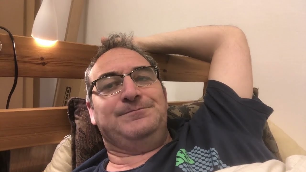 ÁGYNYUGALOM.... * Nincs nagy bajom szerencsére * Már megint helyzetjelentés....