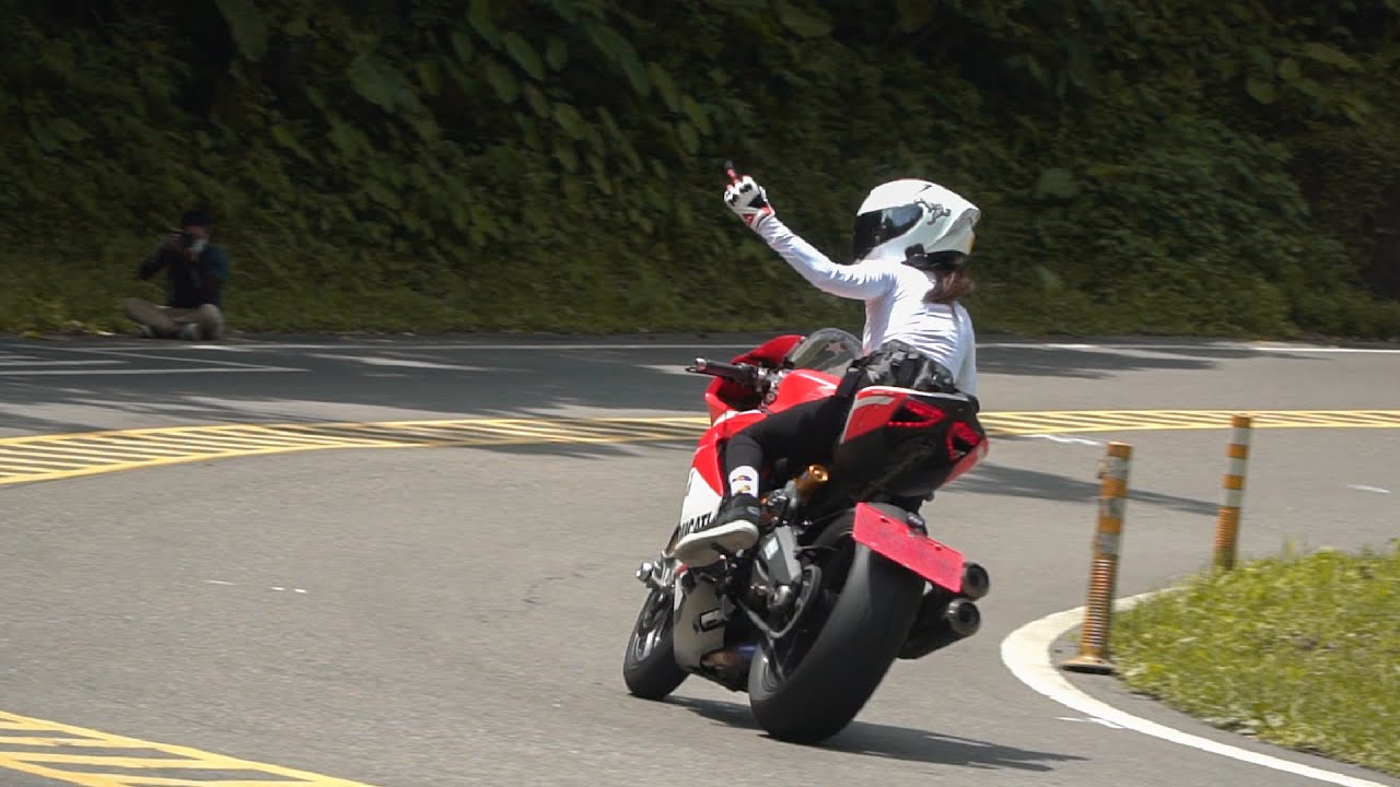 BEIYI Riders Ep.112 Jet Fighter Pilot、Street Triple、Girl Riders、Aprilia RSV4 - オートバイ/Motorcycle