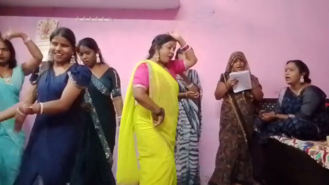 मुसवा लाई गई सखी बेलनवा पिया पाठक के मारे