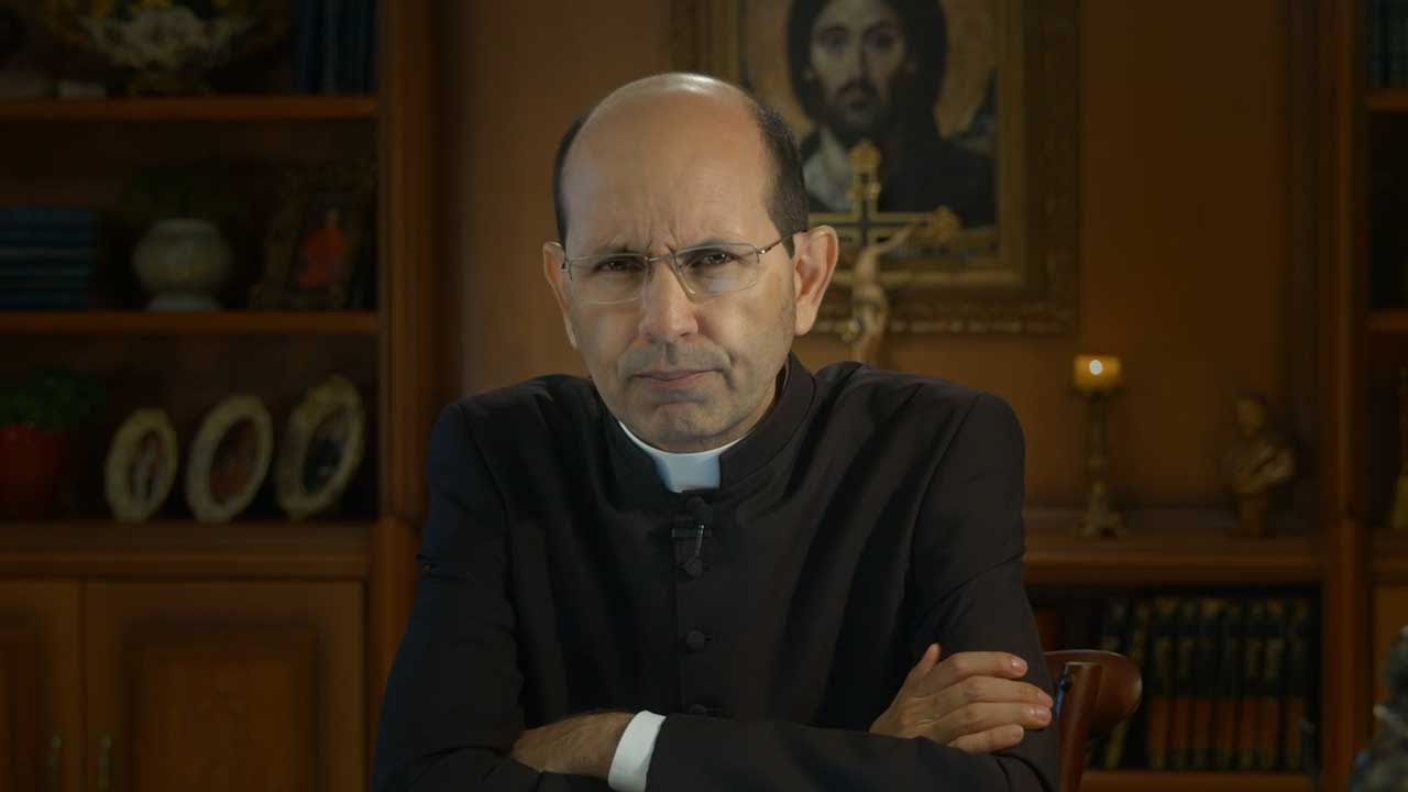 Veja o que Padre Paulo Ricardo falou sobre o WhatsApp e o Facebook