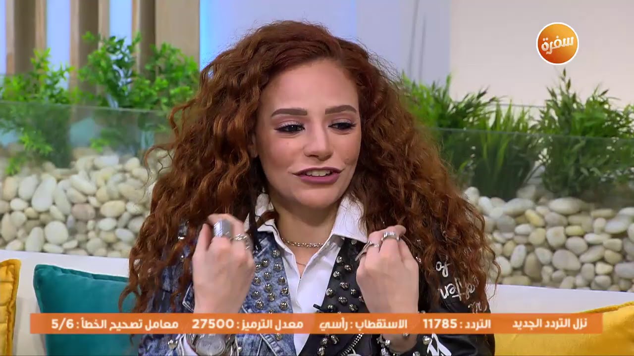 أفكار لارتداء الفيست الصوف وتنسيقه بأكثر من طريقة مع ملابسك في الشتاء | هي وبس