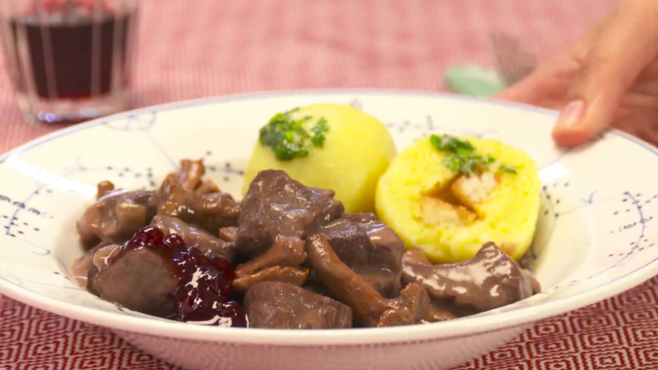 Wildgulasch mit Pfifferlingen