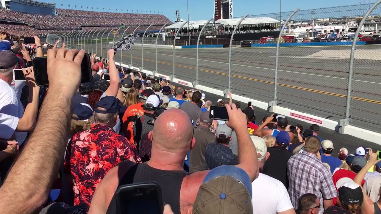 NASCAR Daytona 500 - 2/26/17 - Start Lap + 2 Laps