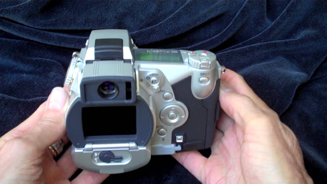 SOLD - Minolta DiMAGE 7i Digital Camera.