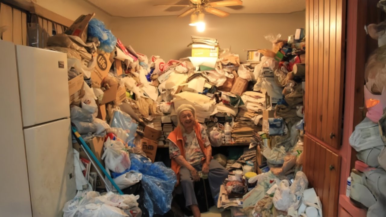 20 Years of Hoarding – A Old Woman’s Painful Reality💞 #cleaningmotivation2025
