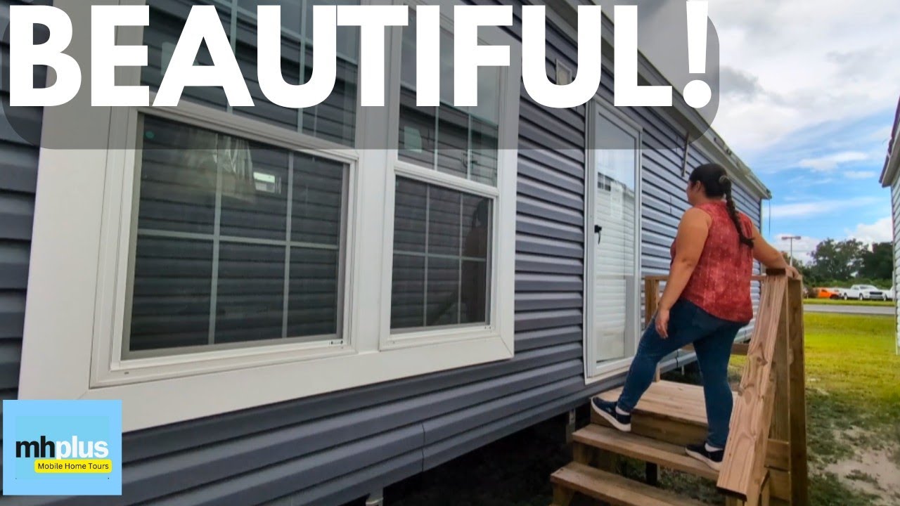 Could You See Yourself Living Here? (Nice SINGLE WIDE Mobile Home Tour)