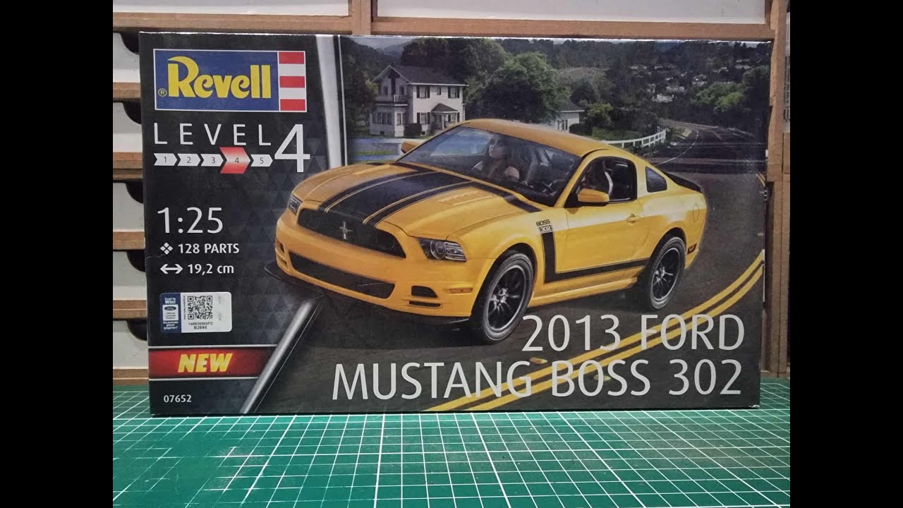 Revell 1, масштаб 1:25, Ford Mustang Boss 302 2013 года.
