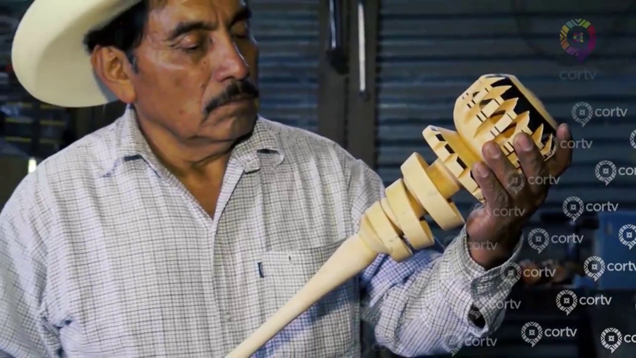 Jesús Torres Gómez artesano en molinillos