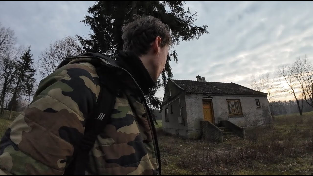 Stary opuszczony dom na wsi - urbex