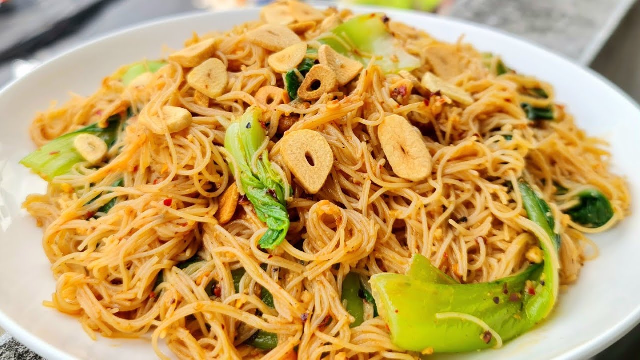 ဆန်ကြာဇံမန်ကျည်အချဥ်သုပ် ခံတွင်းပျက် နေမကောင်းစစပြောက် အလွယ်သုပ်စားရအောင်နော် 🍝🥣