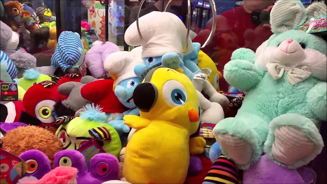 My Best Claw Machine Win Ever.  Insane Smurf Wins at the $1 Claw!