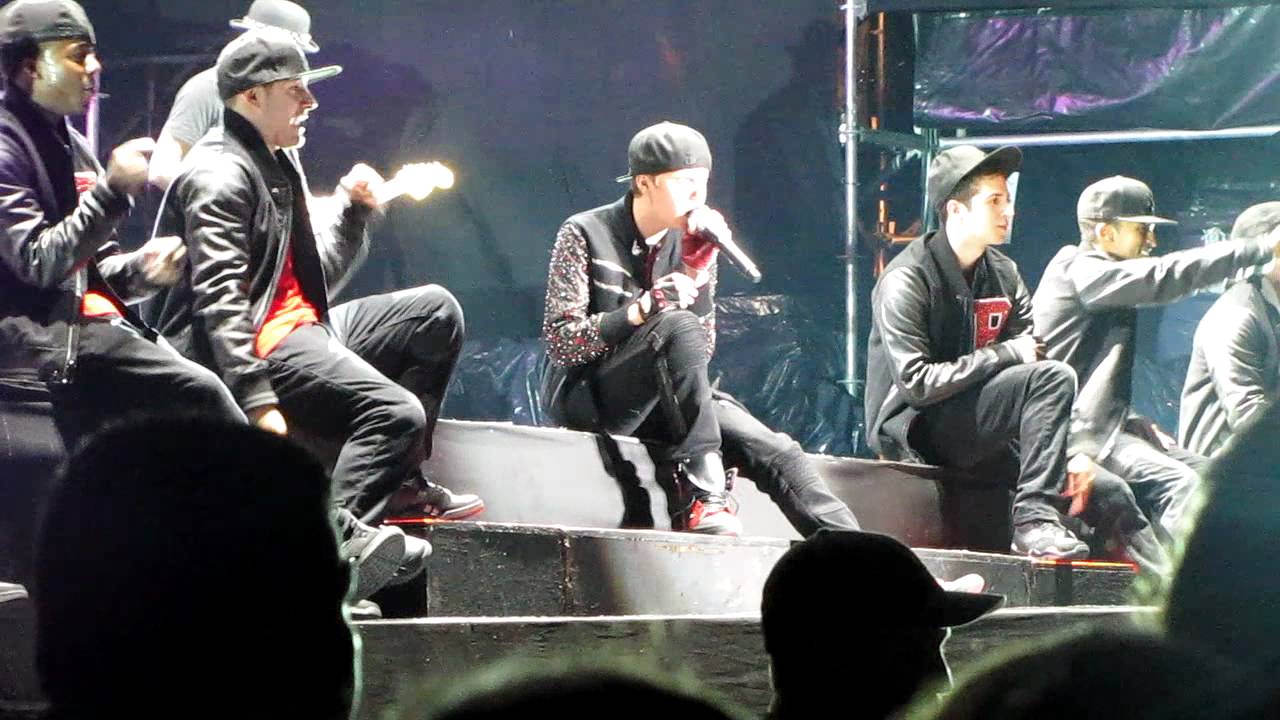 Justin Bieber - Mistletoe @River Plate Stadium 12/10 HD (Desde FILA 2) LIVE