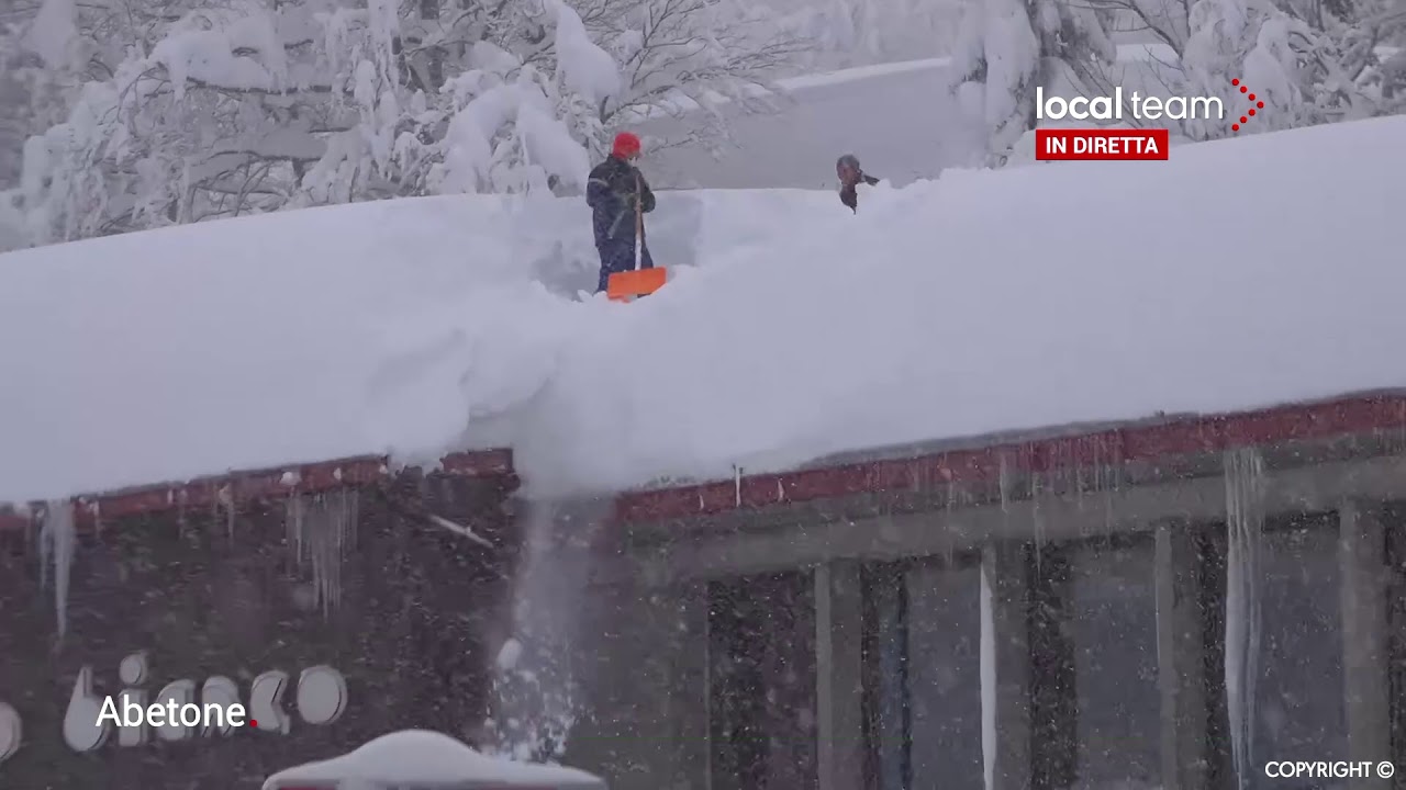 LIVE Abetone, nuova fitta nevicata