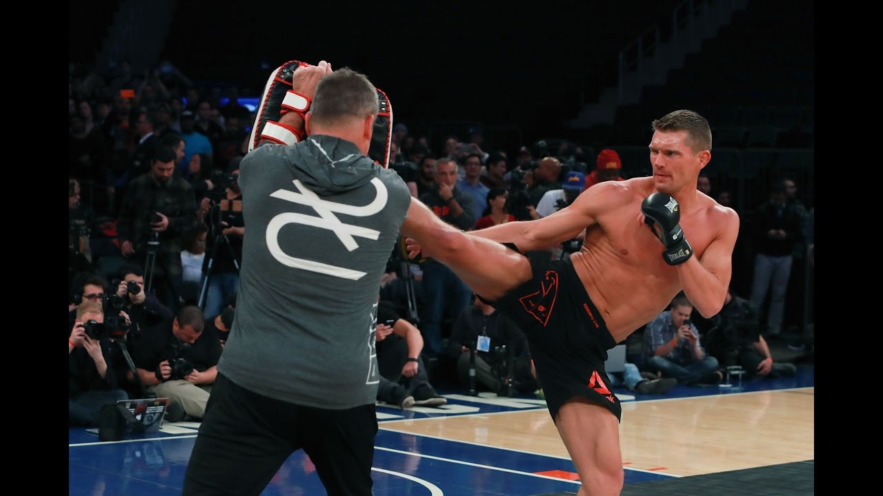 UFC 205: Stephen Thompson Throws Deadly Kicks at Open Workout!