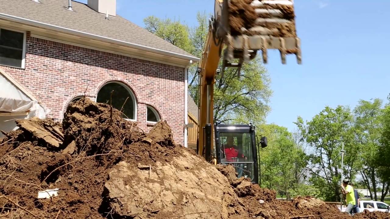 Hunt Construction & Excavating LLC - Thompson Machinery