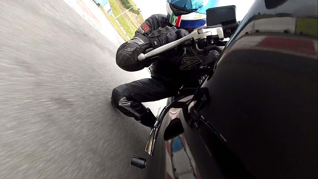 GSX750F - Track Day Mega Space 24/01/15, visão da carenagem.