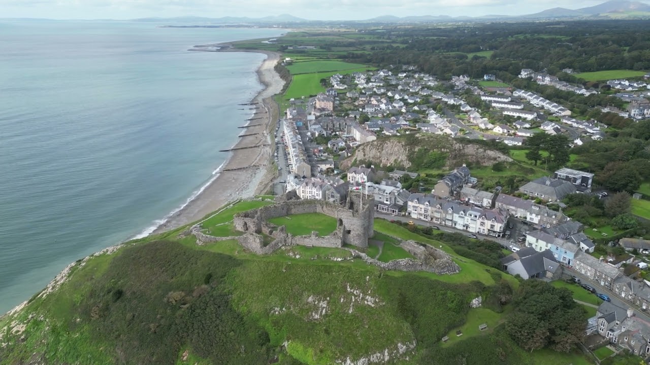 CRICCIETH CASTLE, WALES - AUGUST 2023 - DRONE WITH A VIEW - {4K} DRONE  FOOTAGE