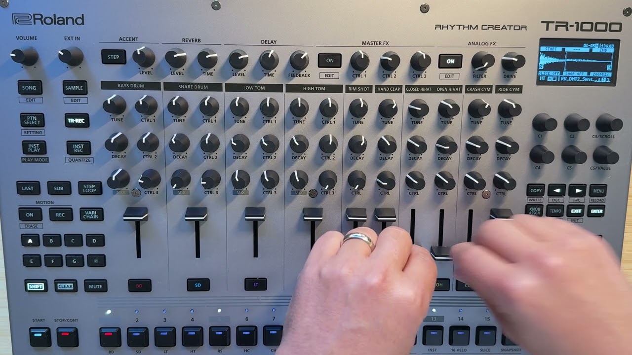 Minimal Techno sketch 21 (Roland TR-1000)