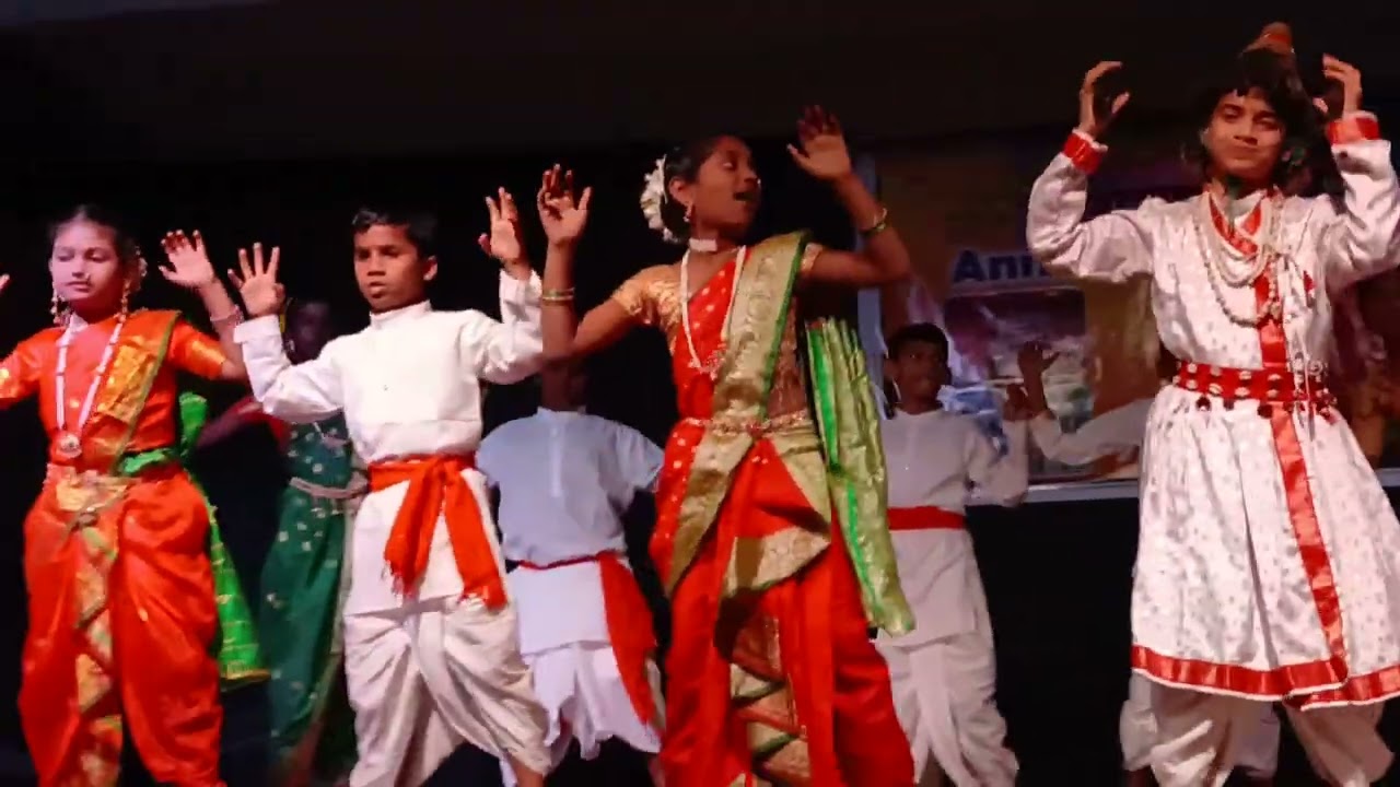 Vasudev  and  shetkari  Dance ,   Std -4 th 