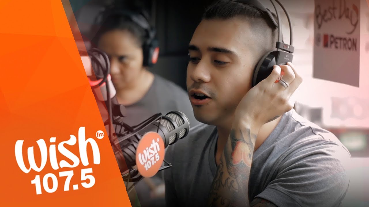 Jason Fernandez performs 