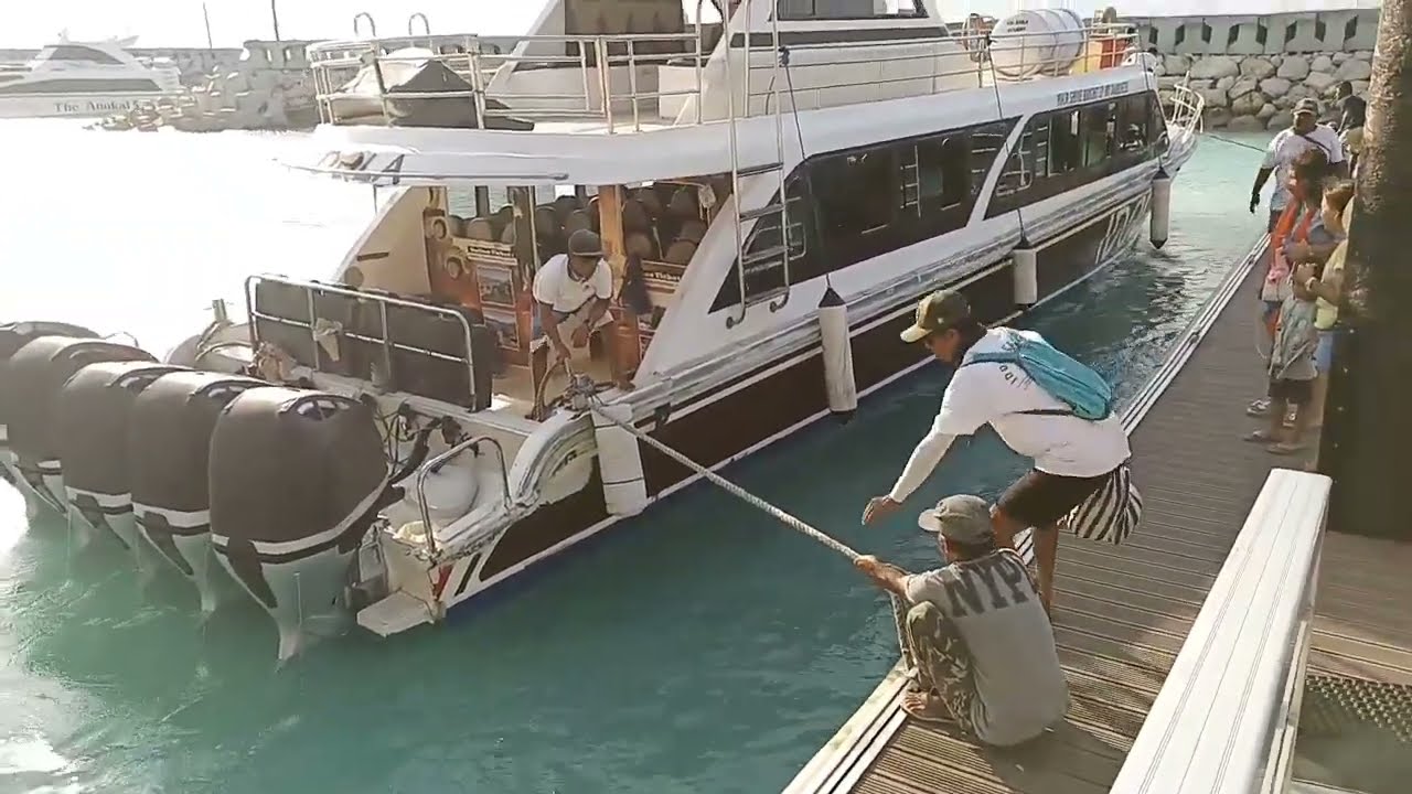 perjalanan balik dari Nusa Penida ke Sanur di kapal boot IDOLA