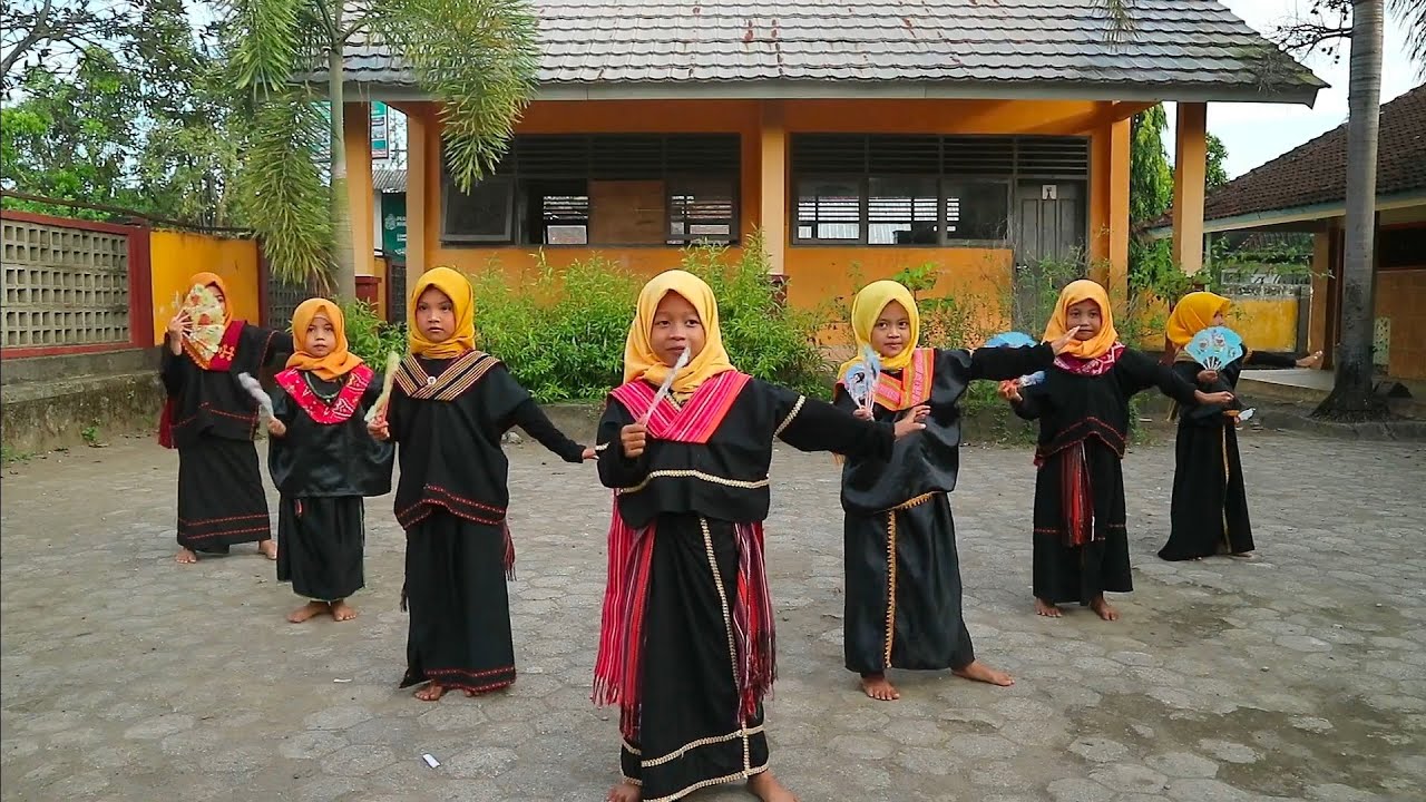 Tari Ampet-ampet, persembahan siswa kelas 1 SDN 2 Mangkung..🥰🥰