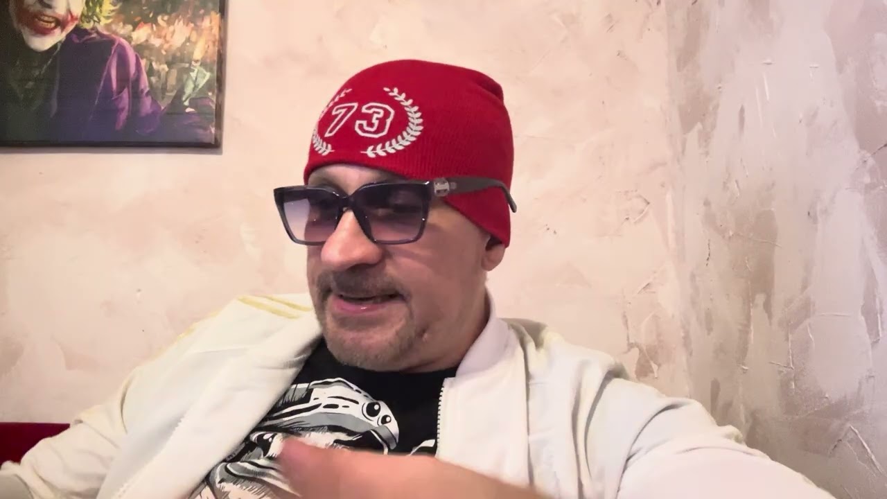 Не нужно лезть в отношения к женщинам после 40 лет проиграешь !