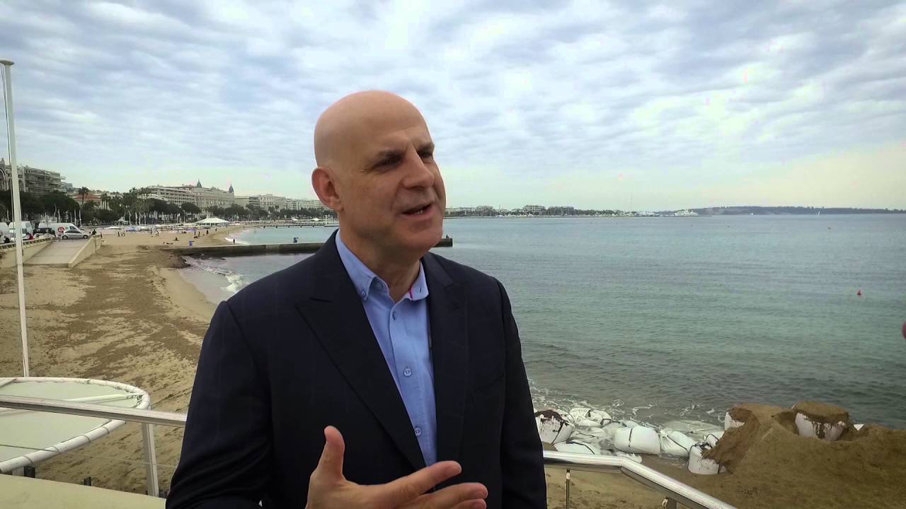 Harlan Coben, Episode 4: Power of Fans