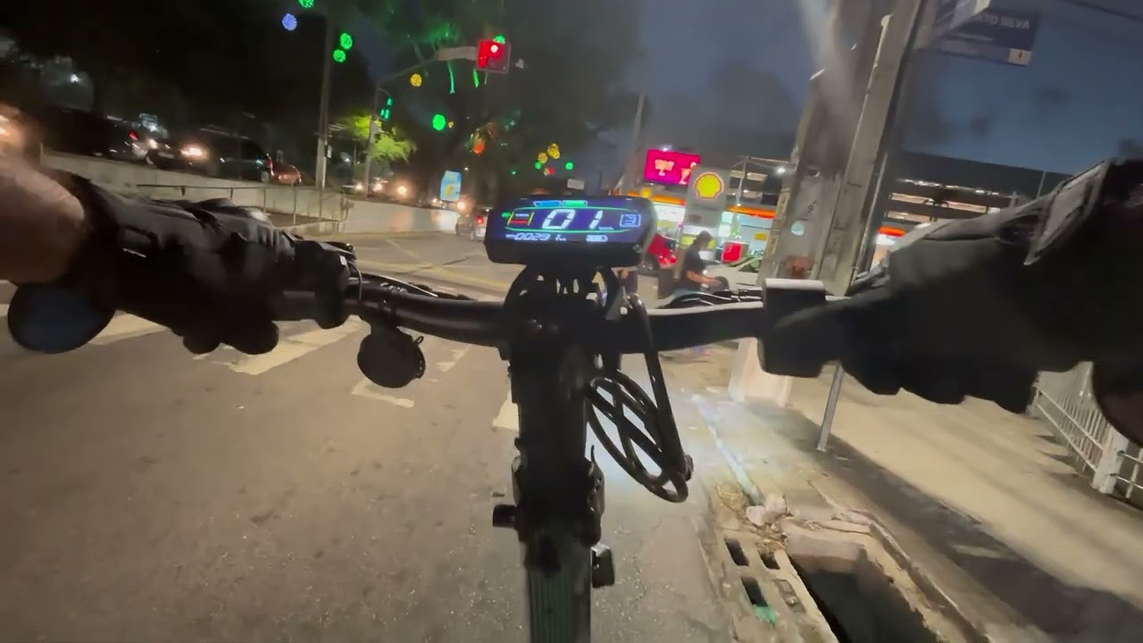 Rolê simples, vida real: indo ao Midway (novamente) com meu patinete elétrico.