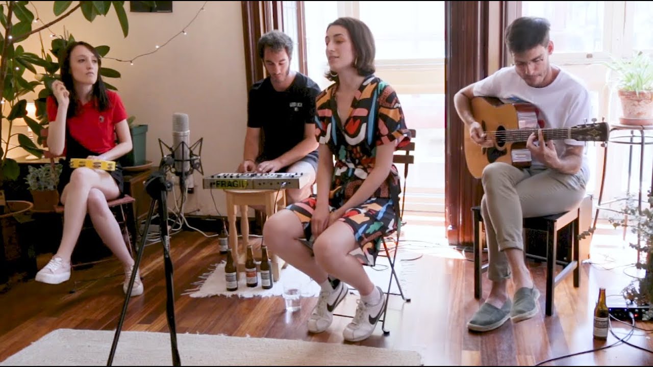 airu - Ac&uacute;stico en el sal&oacute;n