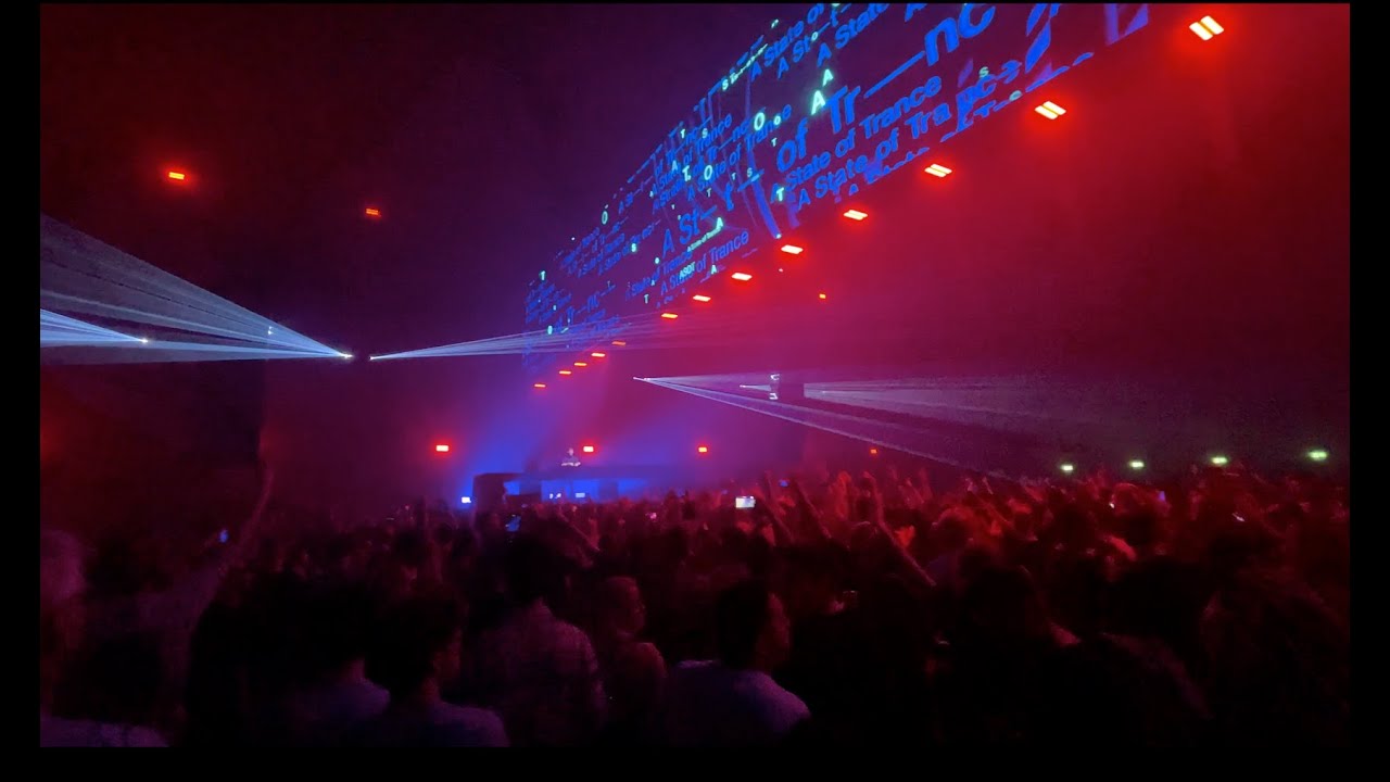 Billy Gillies featuring Chelsea Holland - Defender (Live at ASOT 2024 - Area 2)