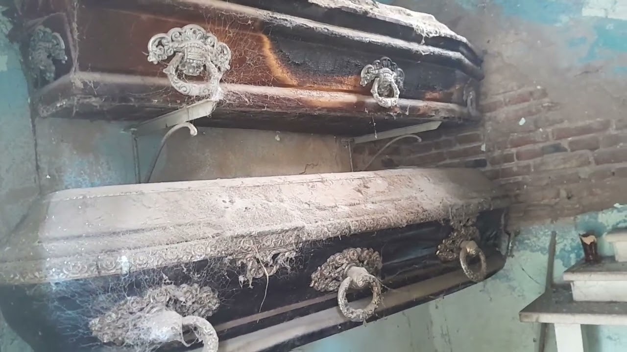 estado deplorable del cementerio san Vicente, córdoba (parte 2 de 4)
