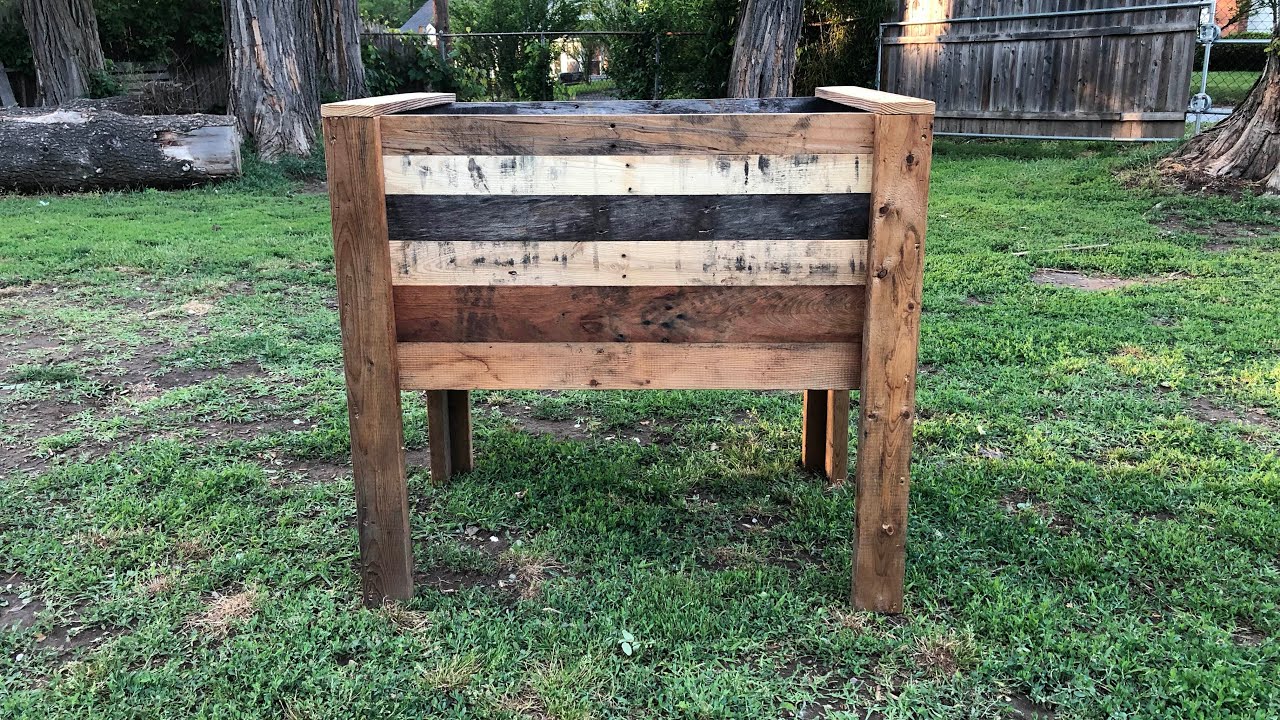 Pallet & Reclaimed Wood Planter Box
