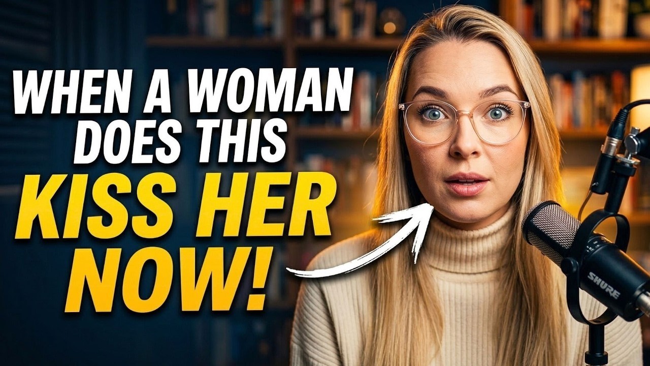 Посмотрите на её руки. Если она так делает, значит, ждёт вашего поцелуя. Признаки женского влечения.