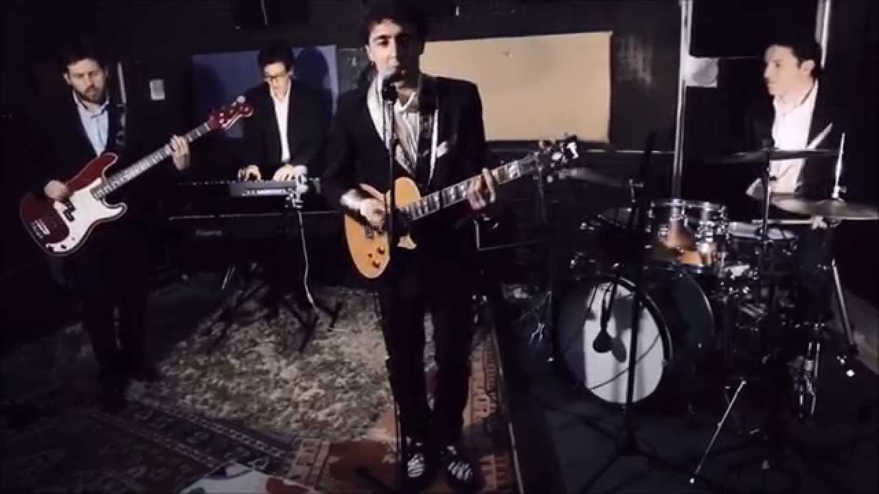 Molto Bene Grazie Band - Medley Stasera Mi Butto/Vorrei la Pelle Nera