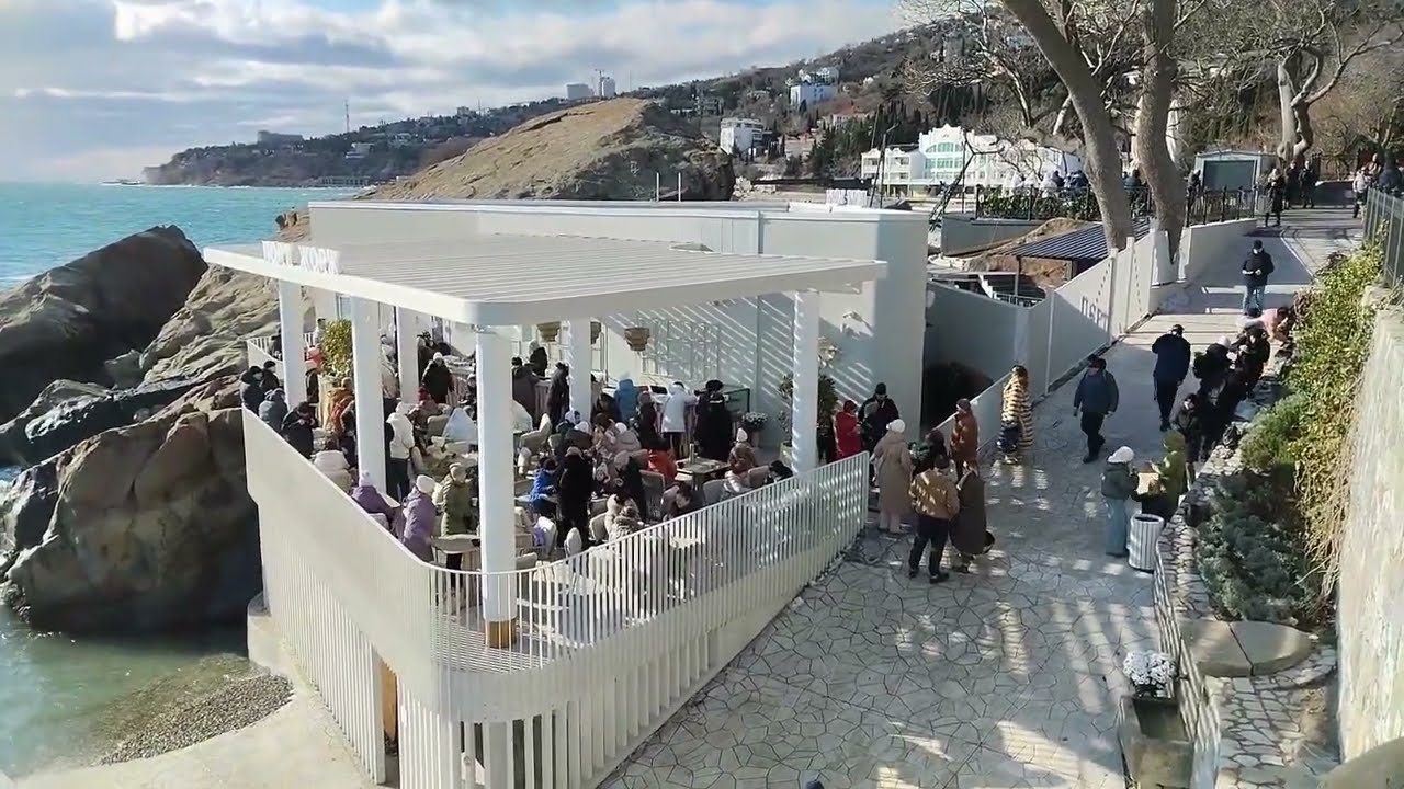 Крещенские купания в Черном море  Освящение моря