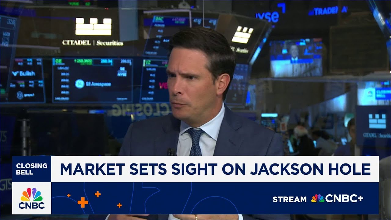 Strategas' Chris Verrone: Homebuilders, retail, biotech, & small caps all trading on rate cut