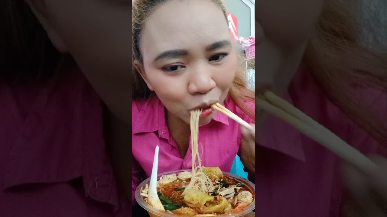 ก๋วยเตี๋ยวล้นจาน