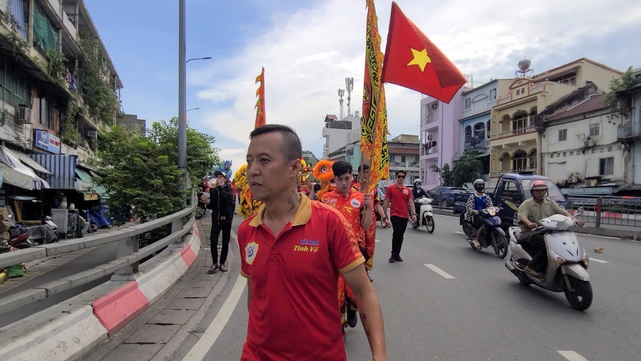 Full clip Đoàn LSR HẢI NAM TINH VÕ diễu hành ra chùa - Múa Lân 2026 - Lion Dance 2026