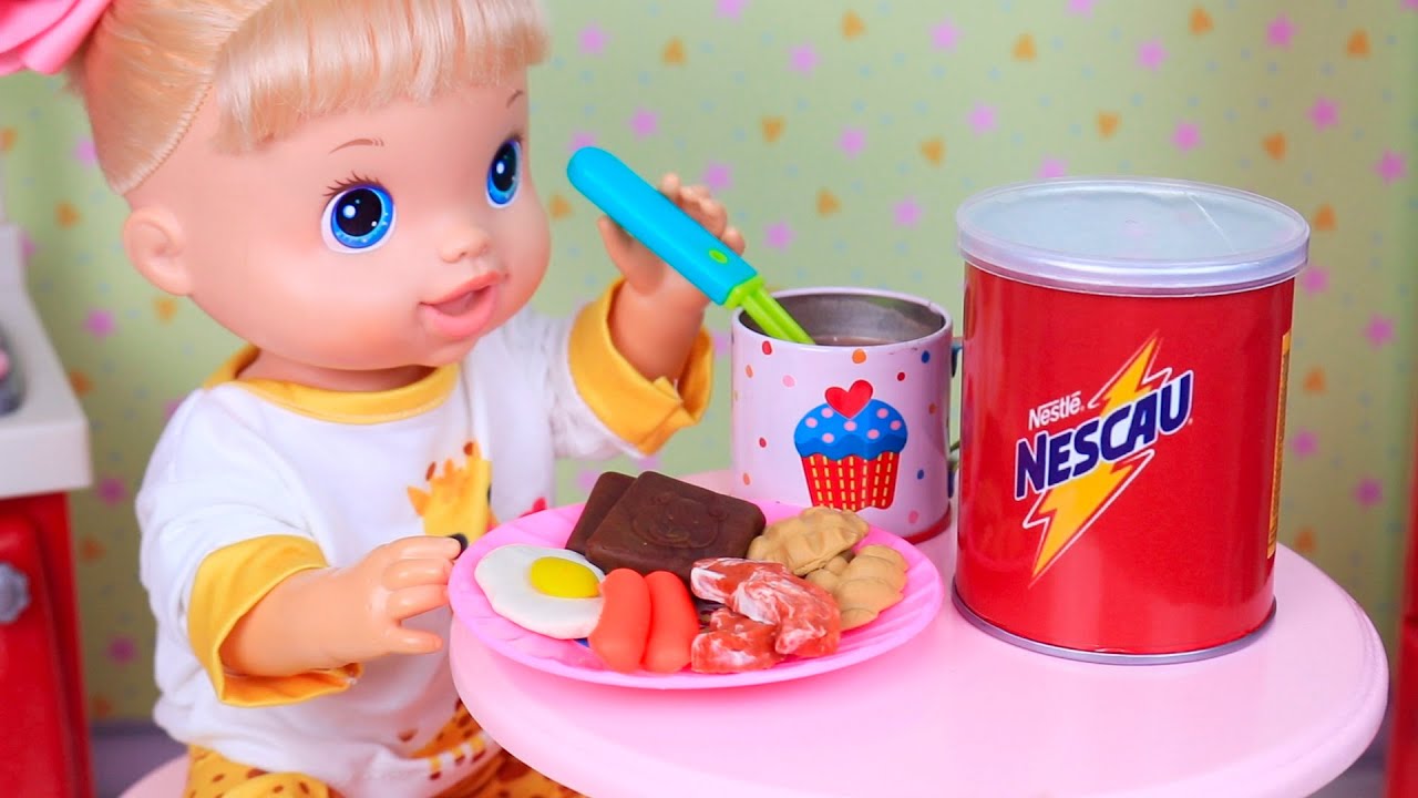 BABY ALIVE MALU E SEU CAFÉ DA MANHÃ COM NESCAU!