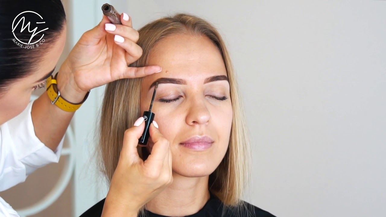 How to apply Eyebrow Gel? Marie-Jos&eacute; & Co