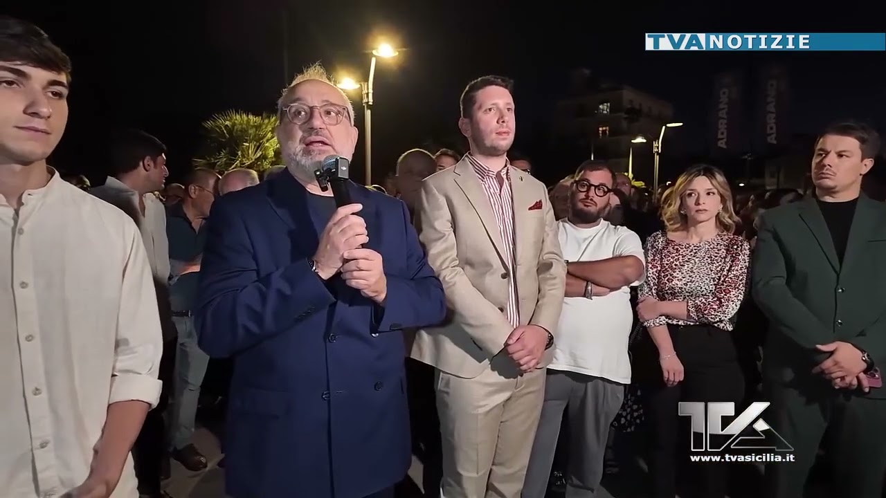Adrano illumina il monastero di Santa Lucia in una serata magica
