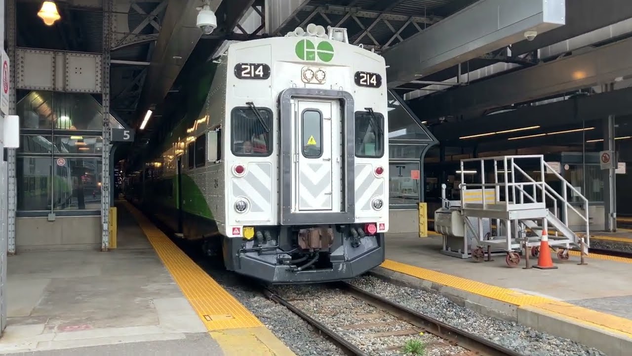 GO Train Cab Car 214 at Union